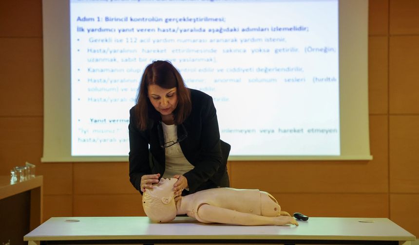Antalya’da belediye personeline ilk yardım eğitimi verildi