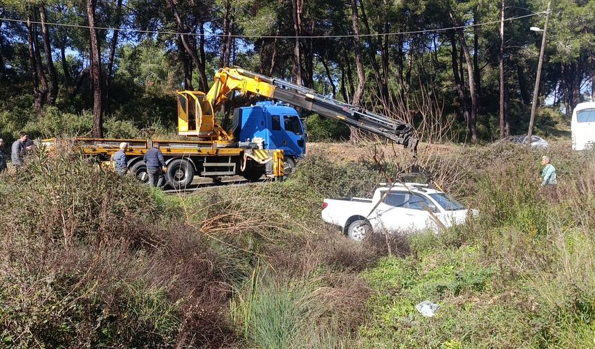 Kamyonet dereye uçtu: Muhtar taleplerini sıraladı