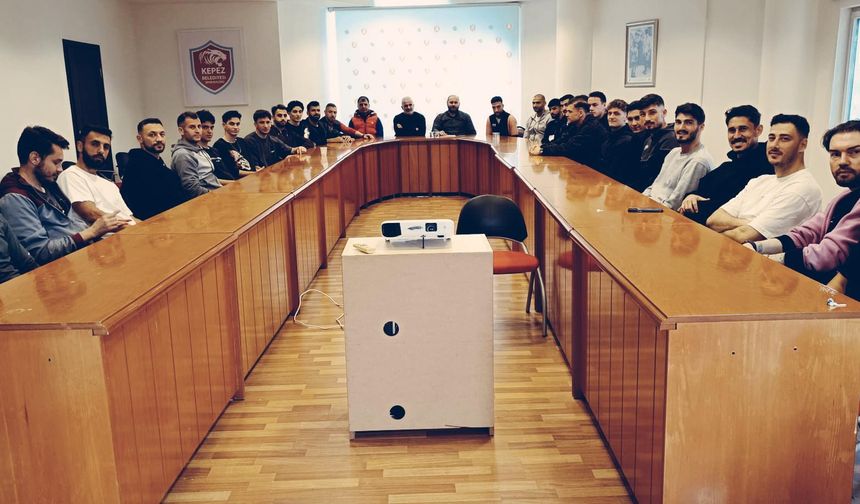 Kepezspor’da Başkan Akçay’dan futbolculara moral ziyareti