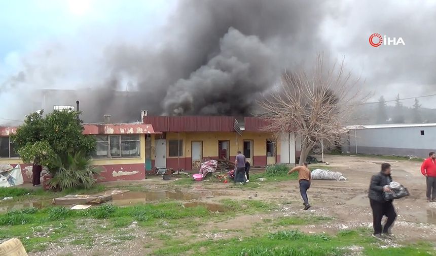 Kumluca’da yangın paniği: Ekmek fırını alev aldı