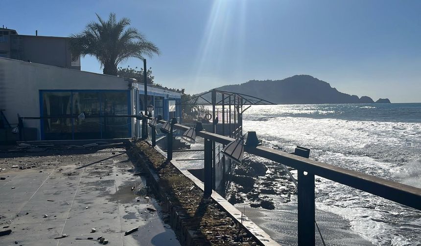 İşletmeye dalgalar akın etti, müşteriler neye uğradığını şaşırdı!