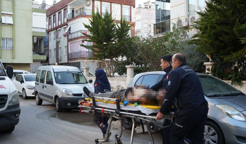 Alevlere uykusunda teslim oldu, söndürmeye çalışırken yandı!