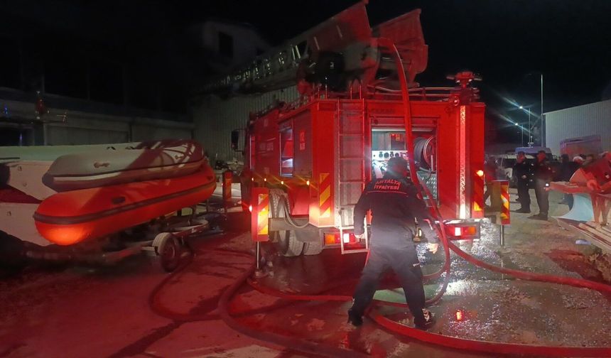 Manavgat'ta yangın paniği: 1 işçi ağır yaralandı