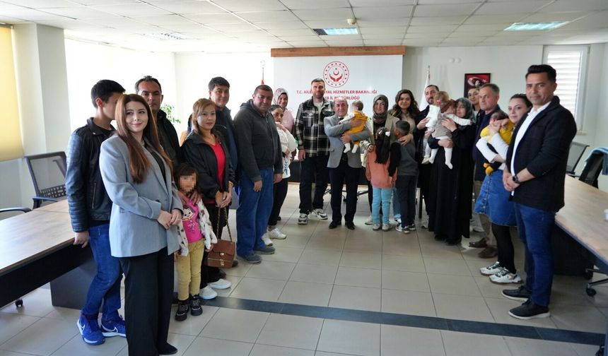 Antalya’da 10 ç*cuk yeni ailesiyle! “Kendim doğurmuş gibiyim”