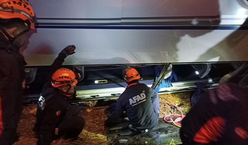 Antalya’da Ceza İnfaz Kurumu midibüsü devrildi: Çok sayıda yaralı var!