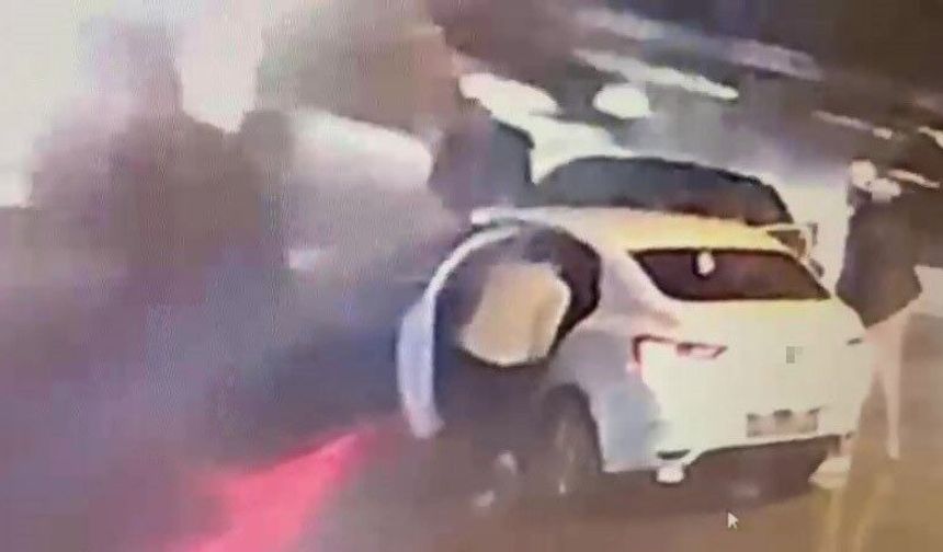 Diş hekiminin aracına önce çarptılar sonra darp ettiler