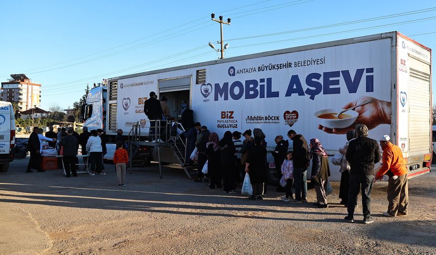Antalya'da Ramazan ayında sıcak yemek ikramı!