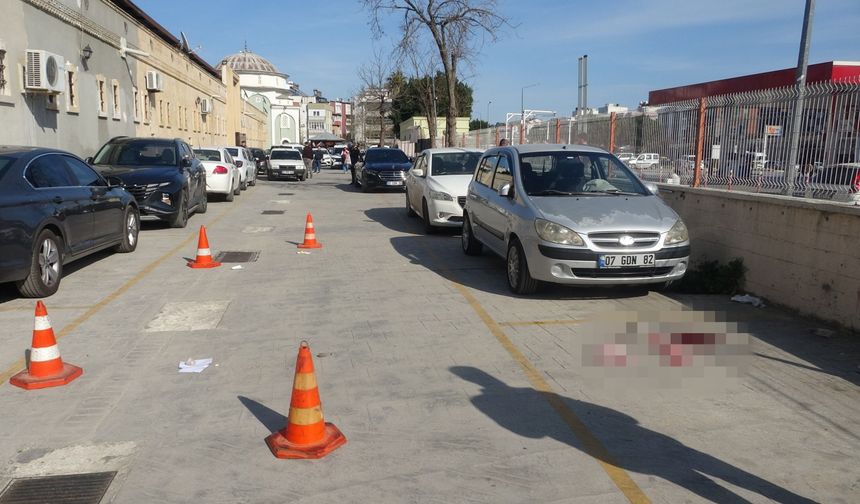 Kepez’de sil*hlı s*ldırı: Bacaklarından vuruldu