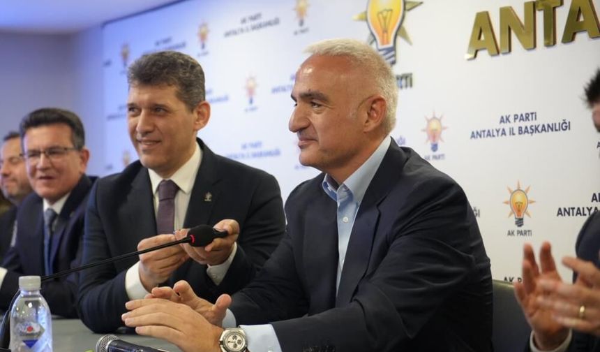 Bakan Ersoy müjdeyi Antalya’da duyurdu: Ücretsiz plaj sayısı artacak