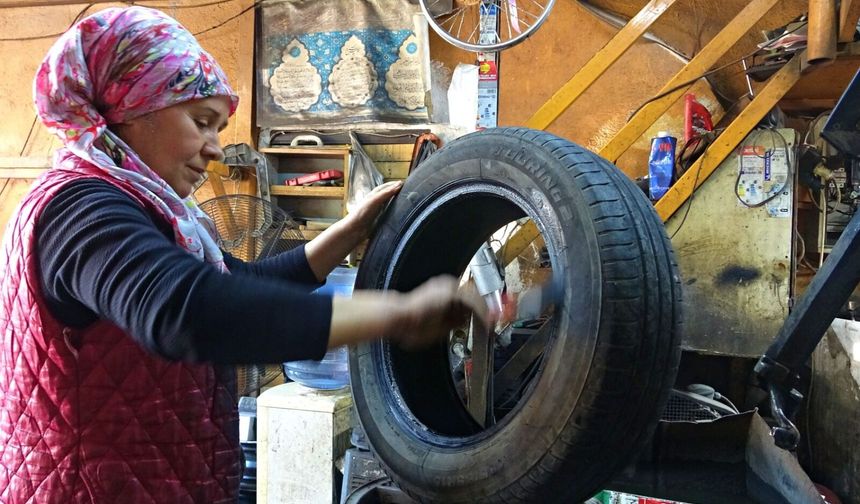 Erkek işi diyorlardı, o başardı: Kadın usta müşterilerin ilgisini çekiyor