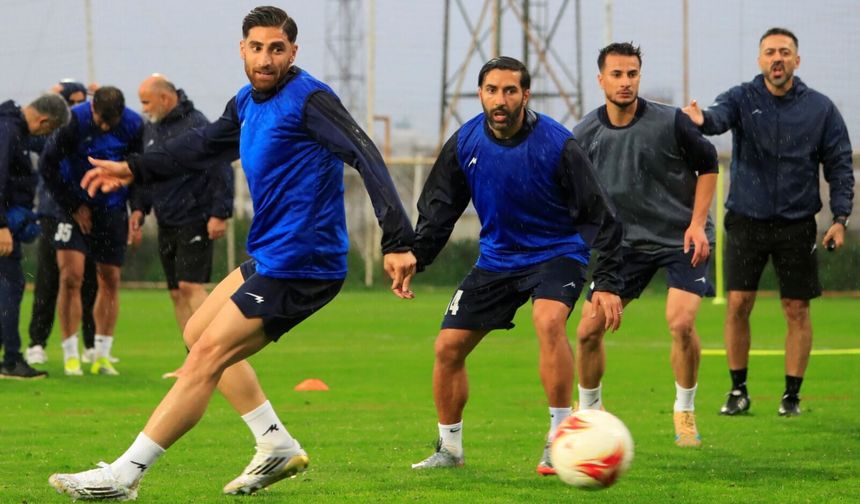 İran Milli Takımı Antalya’da hazırlık kampına başladı