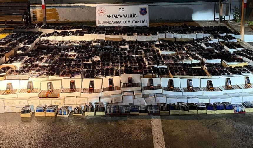 Jandarmadan büyük operasyon: Binlerce kaçak ürün yakalandı