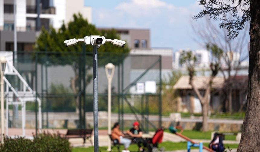 24 saat izlenecek: Konyaaltı’nda parklar daha güvenli