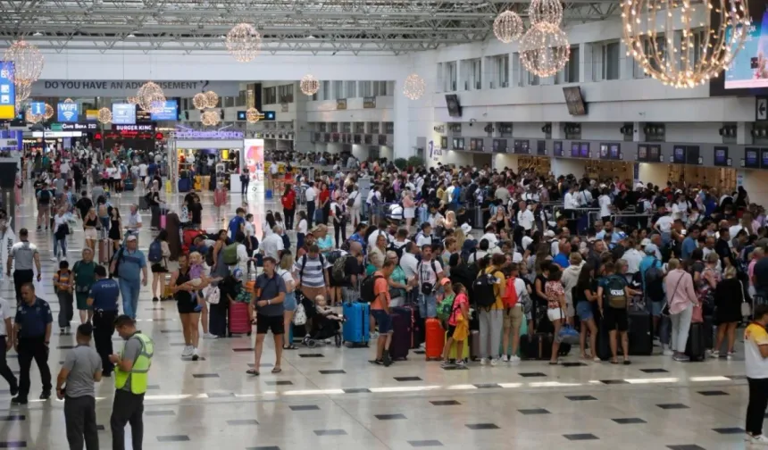 Rakamlar açıklandı: Antalya Havalimanı’nda yoğun trafik