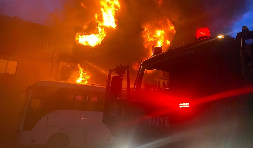 İnşaat deposunda yangın paniği