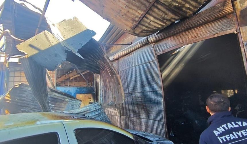 15 gün önce taşındığı dükkanı alevlere teslim oldu