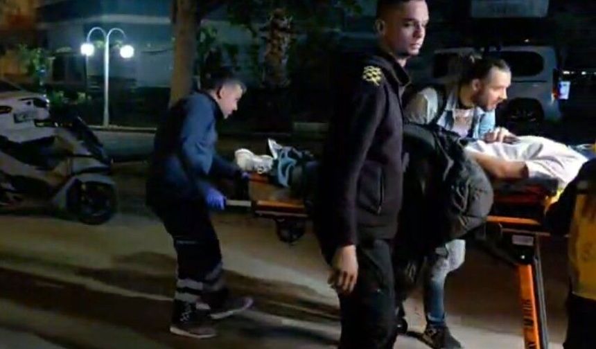 Konyaaltı'nda motosikletler çarpıştı, 3 kişi yaralandı