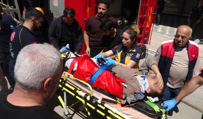 Antalya’da 4. kattan düşen kişi tenteye çarparak hayatta kaldı