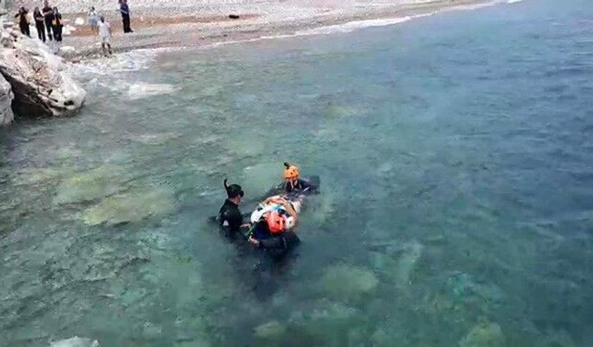 Antalya’da yürüyüş yaparken kendini kayalıklarda buldu, imdadına ekipler koştu