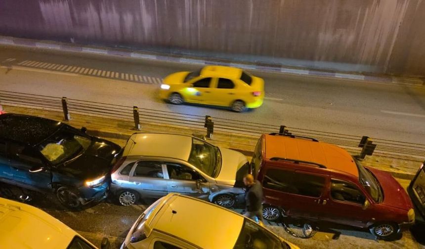 Antalya’da zincirleme kaza: 11 araç birbirine girdi!