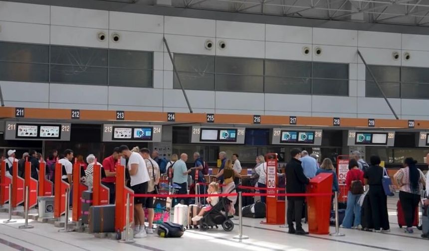 Bakan Uraloğlu açıkladı: Antalya Havalimanı Türkiye’nin 2’nci büyük havalimanı odu