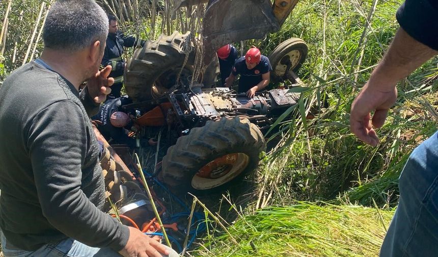 Aksu'da yürekler ağza geldi: Traktörün altında kalan çiftçi hayatını kaybetti!