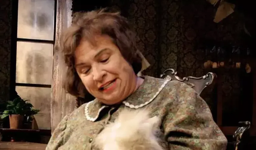 Acı haber geldi: Feyha Çelenk vefat etti!