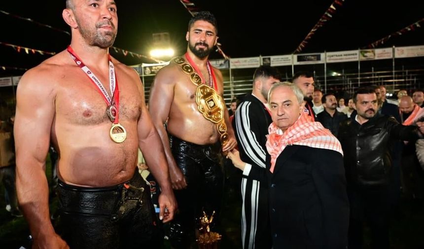 Er meydanında galibiyet: Kepez’in başpehlivanı Enes Doğan oldu