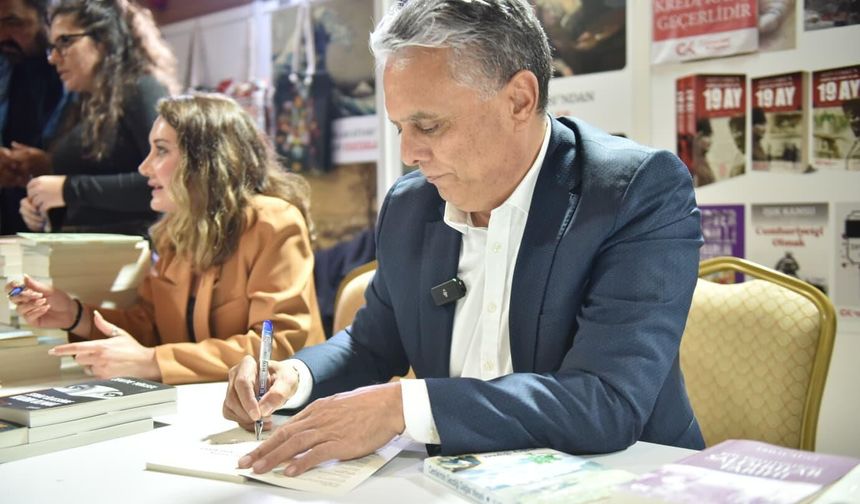 Kepez Kitap Fuarı’nda konuk Ümit Uysal oldu!