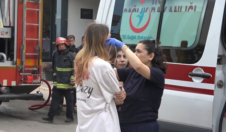 Öğrenci apartında yangın paniği: 5 kişi dumandan etkilendi