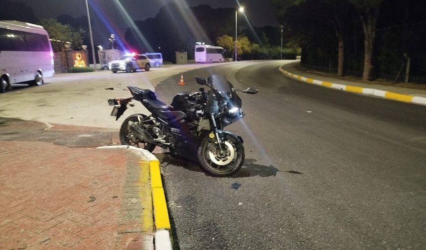 Serik’te korkutan çarpışma: Motosiklet sürücüsü hastaneye kaldırıldı!