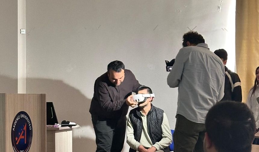 Serik’te VR gözlükler ile engelleri aşan sanal deneyim