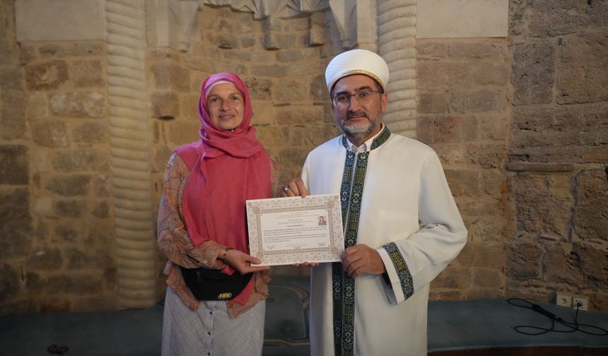 Ukraynalı Lena Komanenkova Antalya'da İslam’la tanıştı, Meryem ismini aldı