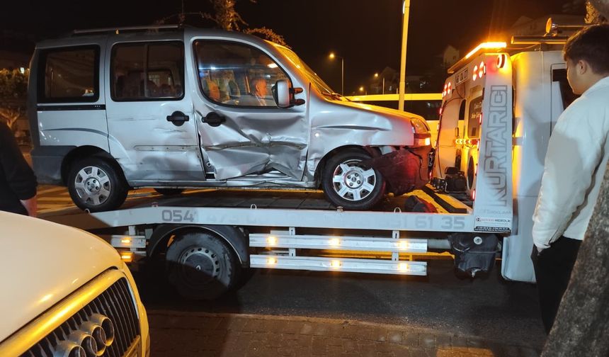 Ters yönde ilerleyen araç ortalığı birbirine kattı, zincirleme kaza yaşandı!