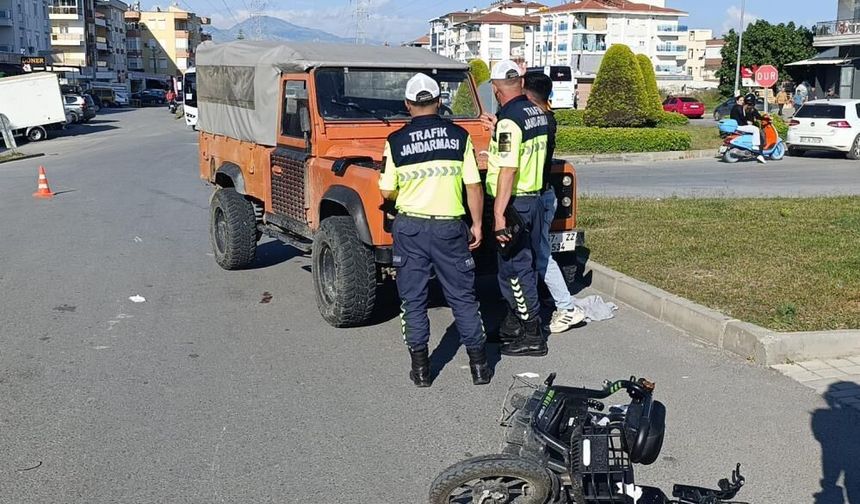 Antalya’da plaka takmayan sürücü kazayı atlattı cezayı atlatamadı