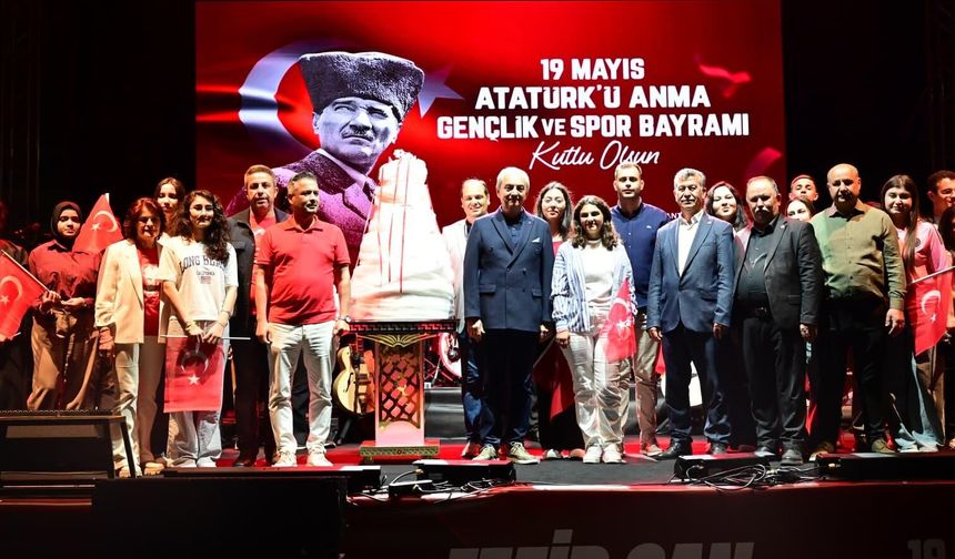 Kepez’i GençFest coşkusu sardı: Gençler 19 Mayıs’ı böyle kutladı
