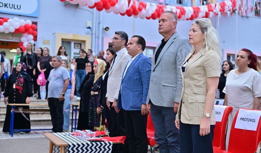 Konyaaltı İlkokulu’nda kültür ve sanat dolu şenlik coşkusu