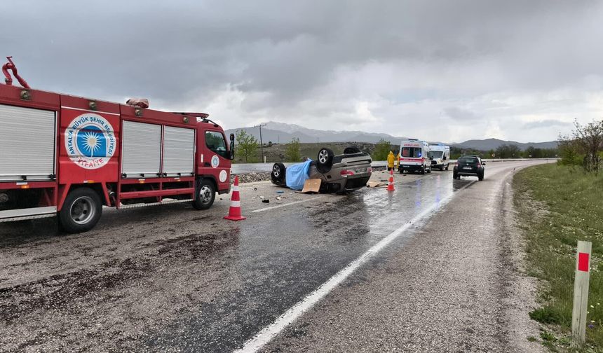 Korkuteli’nde takla atan lüks otomobilde can pazarı: 2 ölü, 2 yaralı