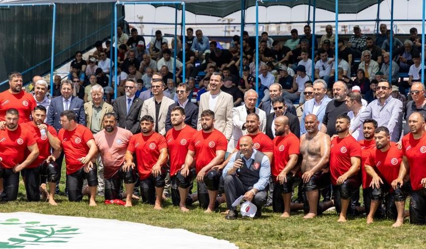 Manavgat’ta güreş heyecanı: Çeyrek finale yükselenler belli oldu