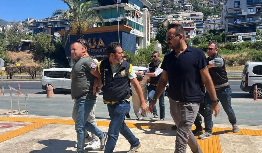 Alanya’da husumet kanlı bitti: 3 gözaltı