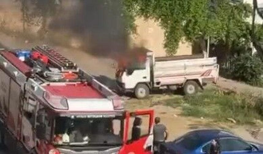 Alanya’da kamyonetten yükselen dumanlar itfaiyeyi harekete geçirdi