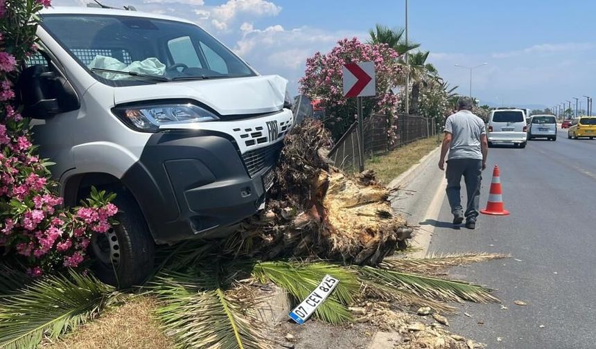 Alanya’da korkunç kaza: Motosiklet sürücüsü hayatını kaybetti