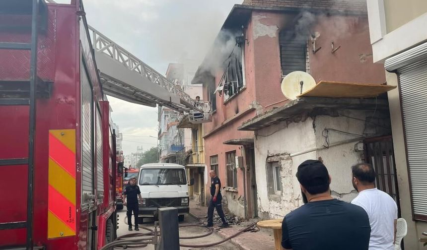 Antalya’da ev yangınına anında müdahale: 15 dakikada söndürüldü