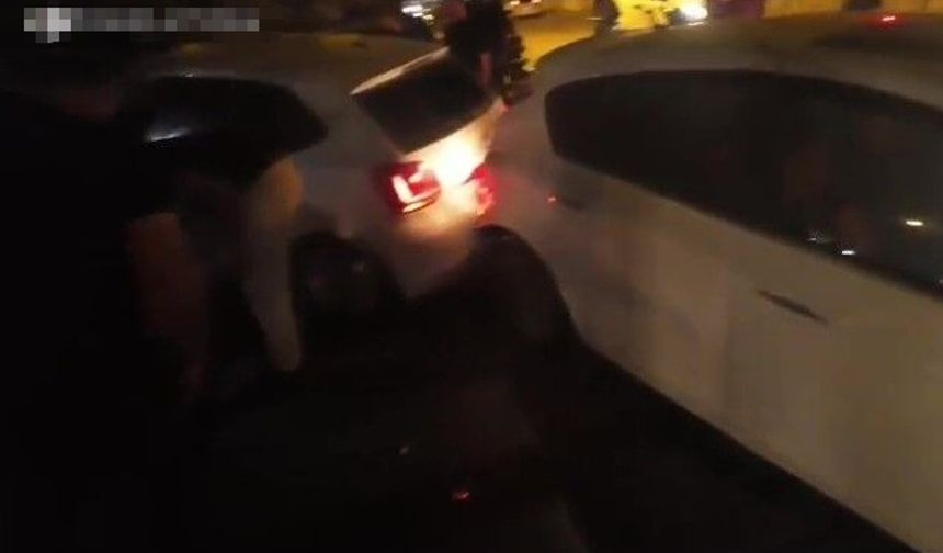 Antalya’da gece yarısı kaza! Kadın sürücü panik atak geçirdi