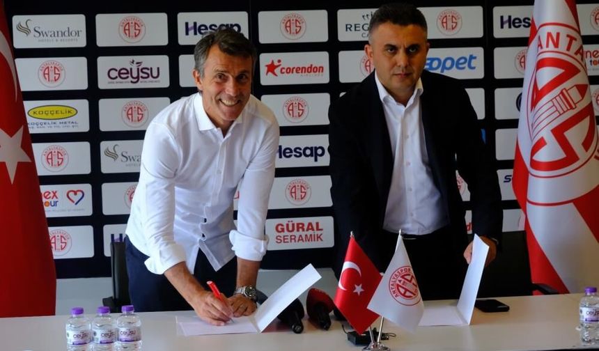 Antalyaspor'da yeni dönem: Teknik direktör Bülent Korkmaz oldu