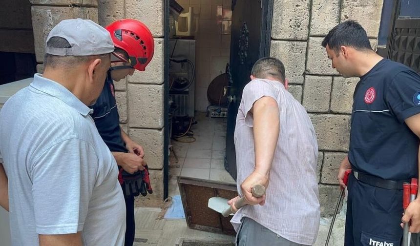 Cami abdesthanesine giren yılan paniğe neden oldu