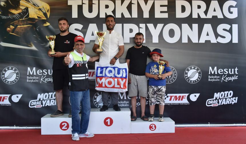 Kepez'de motodrag heyecanı zirveye ulaştı: Şampiyonlar kupalarına kavuştu