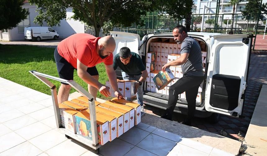 Kemer Belediyesi’nden öğrencilere ücretsiz kırtasiye desteği