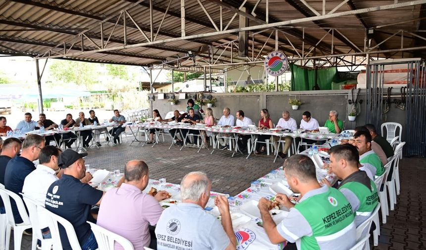 Kepez Belediyesi’nde 245 tür bitki üretimi: İlçe yeşile bürünüyor
