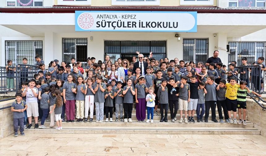 Kepez’de okul ihtiyaçlarına başkandan yerinde çözüm